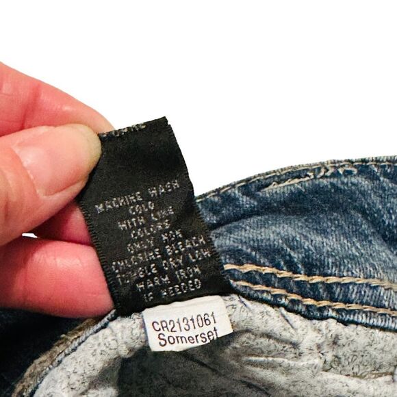 Twentyone Black by Rue 21 Med Wash Distressed Curvy Low Rise Skinny Jeans - 11 - Picture 9 of 14